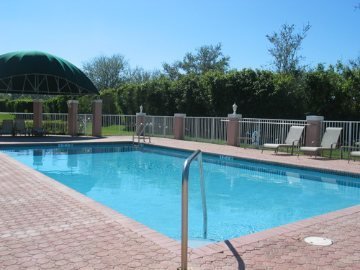Parkland Terraces community pool